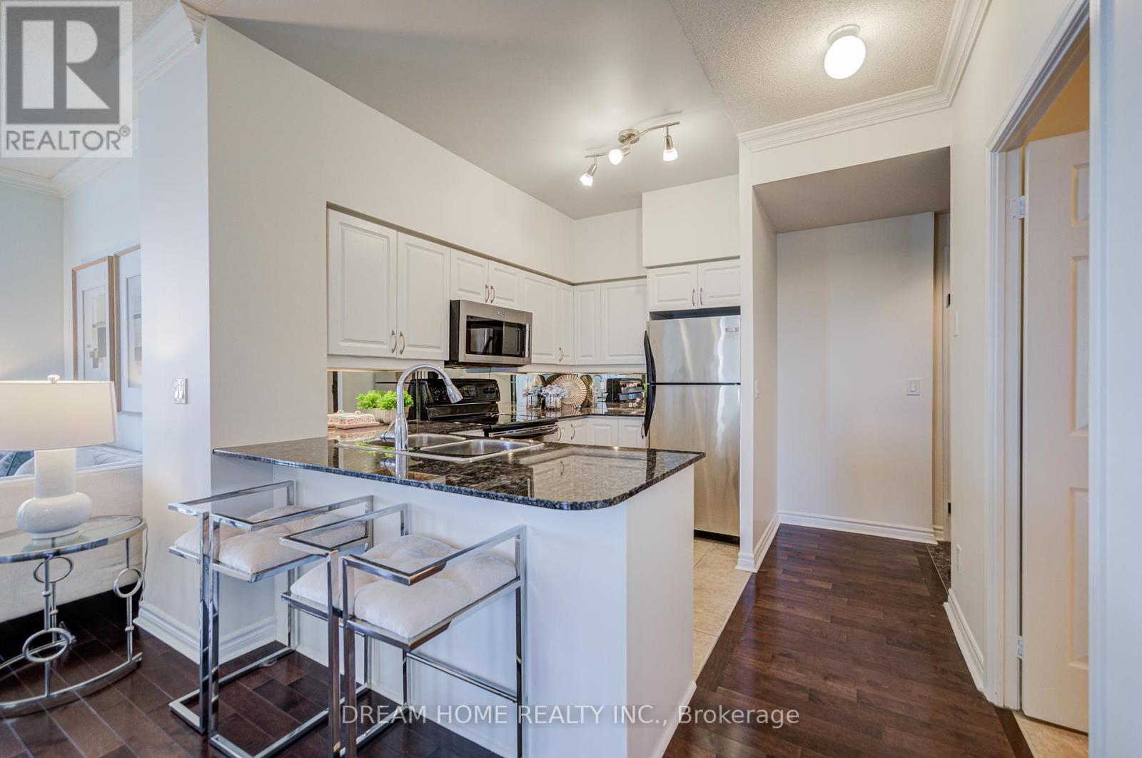 Photo 15 of 2004 388 Prince Of Wales Drive, Mississauga ON