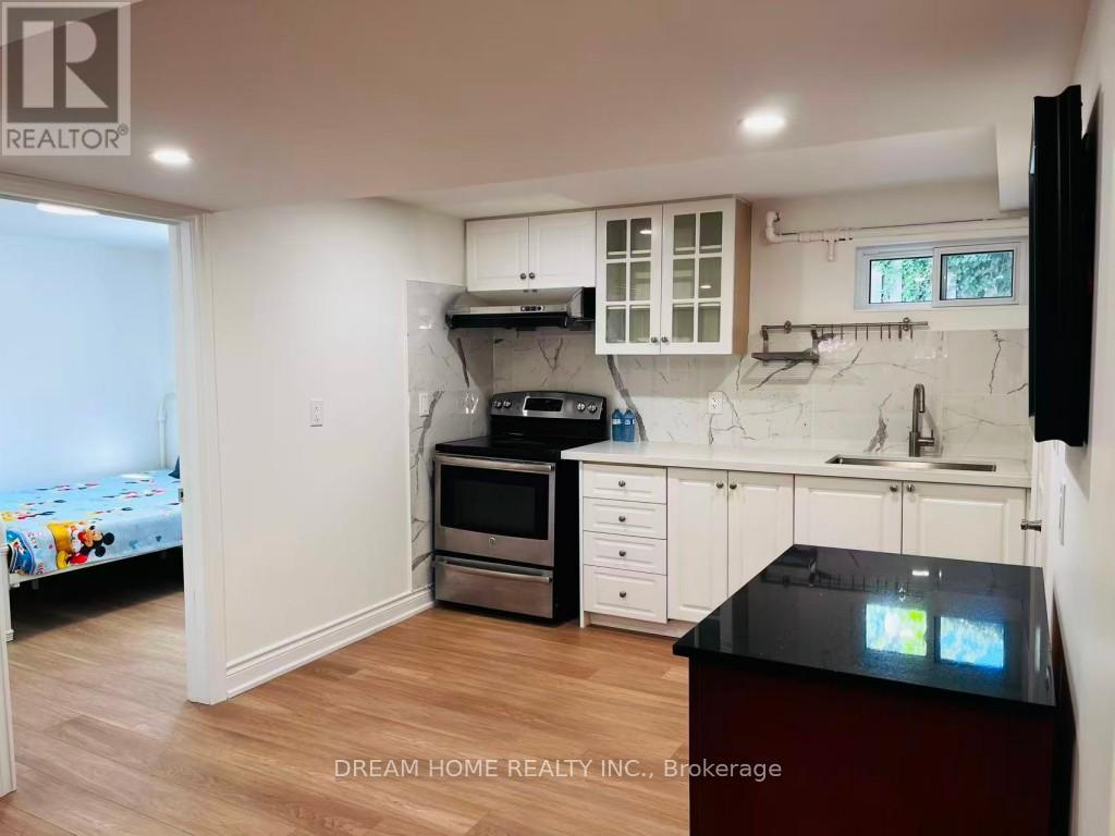 Photo 6 of Lower 367 Yale Crescent, Oakville ON
