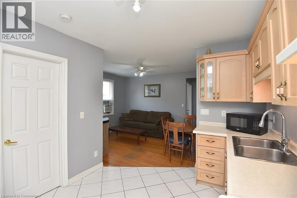 Photo 9 of 29 Sherman Avenue S Unit 6, Hamilton ON