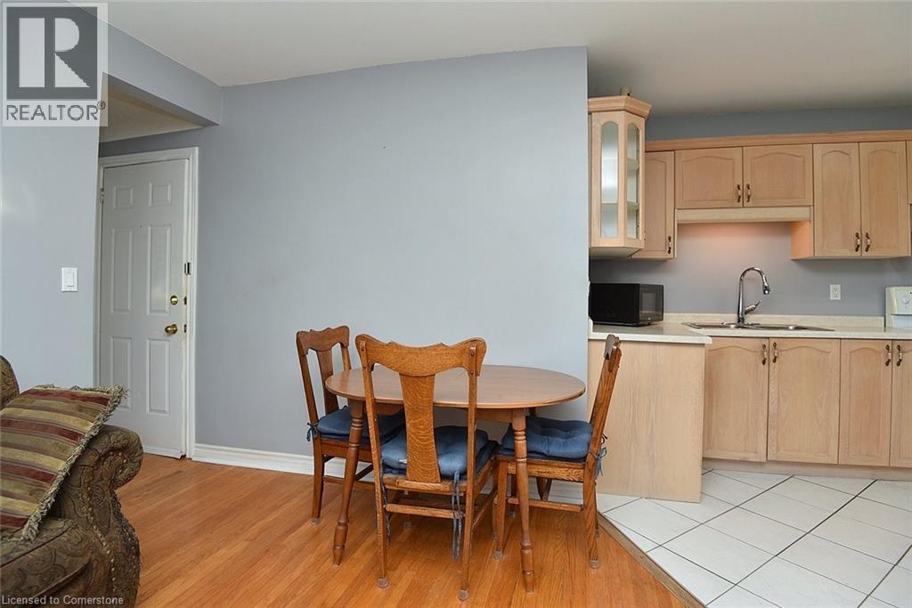 Photo 13 of 29 Sherman Avenue S Unit 6, Hamilton ON