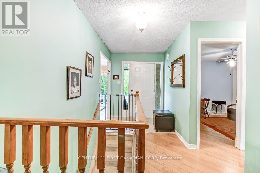 Photo 13 of 17 825 Shelborne Street, London South ON