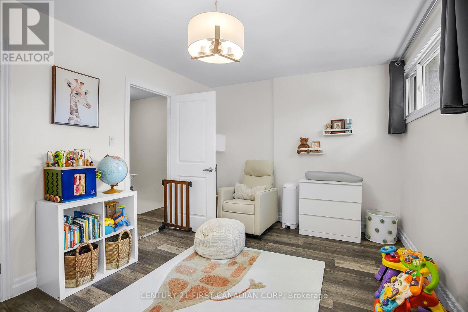 Photo 14 of 57 640 Wonderland Road S, London South ON