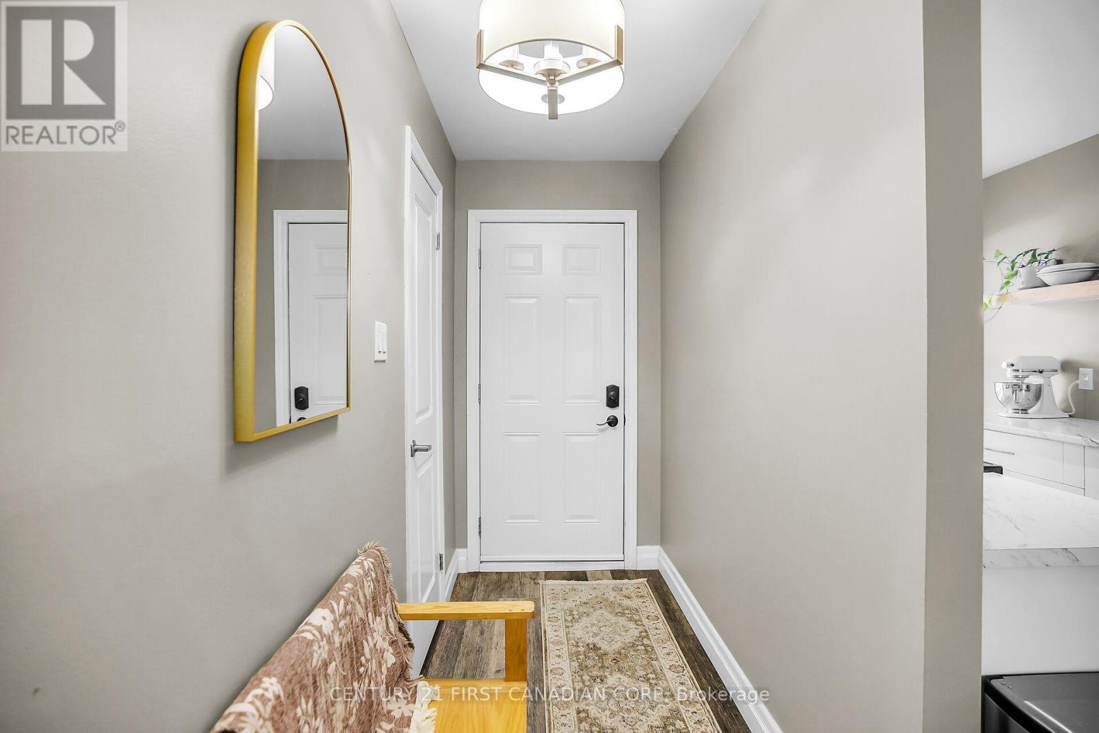 Photo 19 of 57 640 Wonderland Road S, London South ON