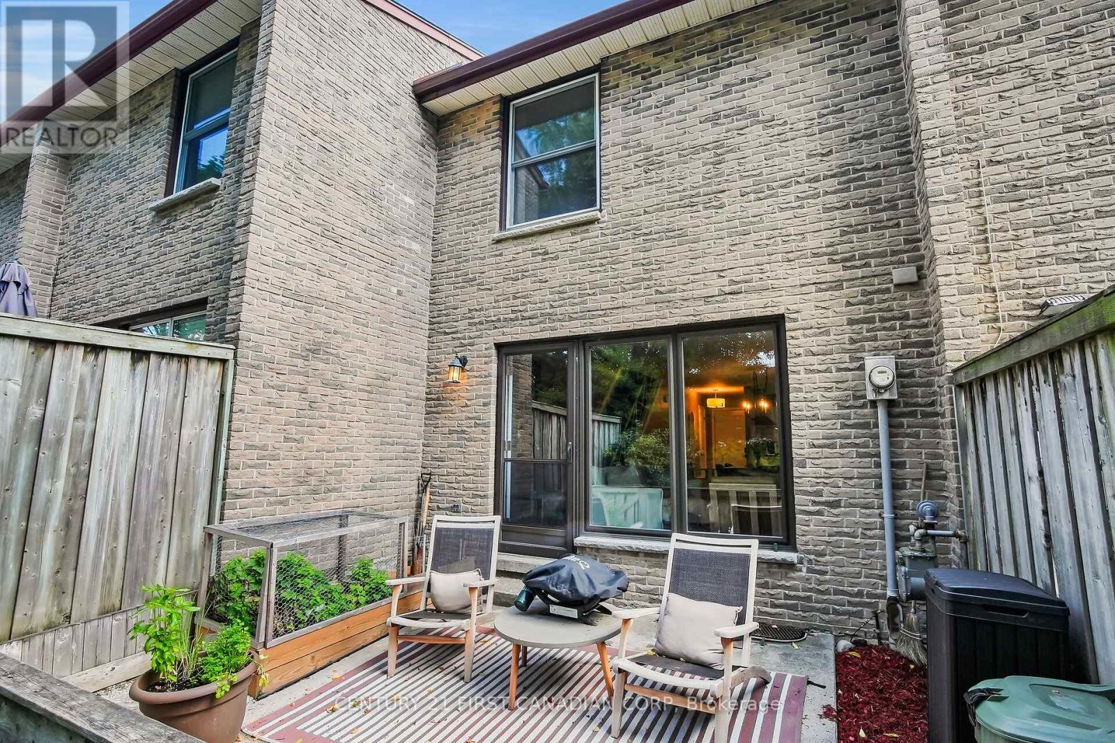 Photo 24 of 57 640 Wonderland Road S, London South ON