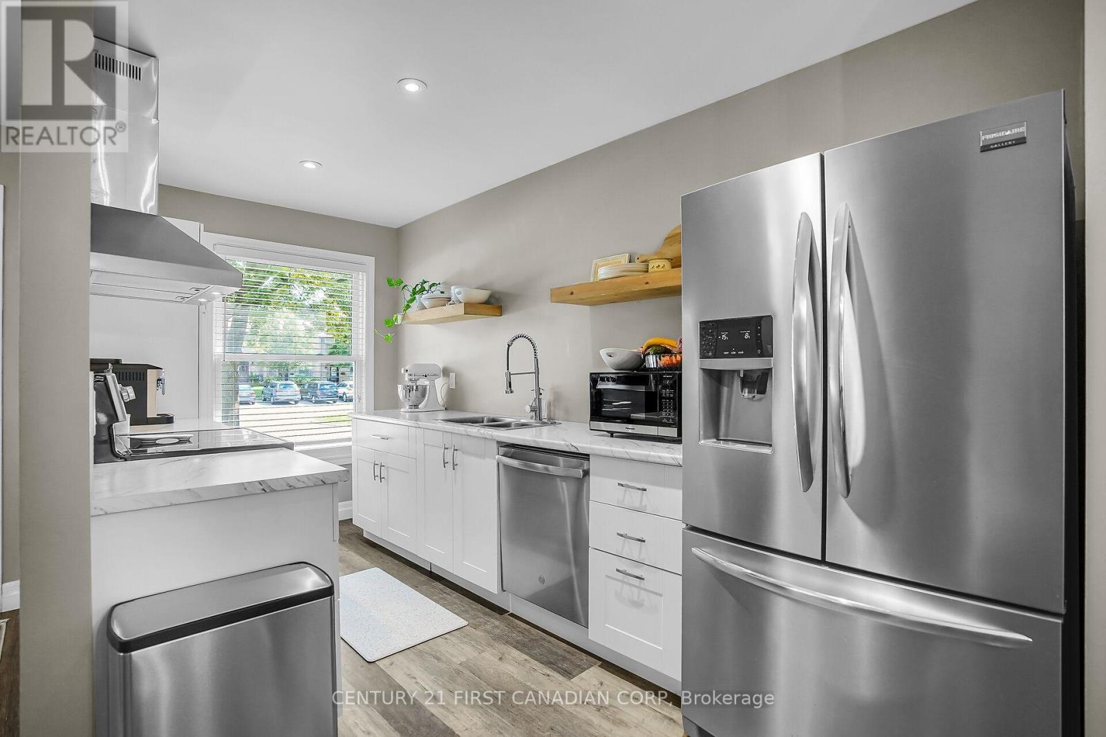 Photo 6 of 57 640 Wonderland Road S, London South ON