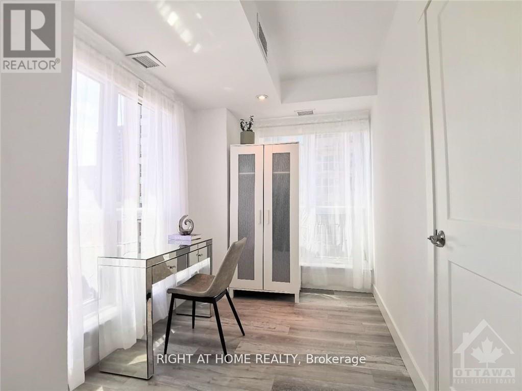 Photo 17 of 709 242 Rideau Street, Ottawa ON