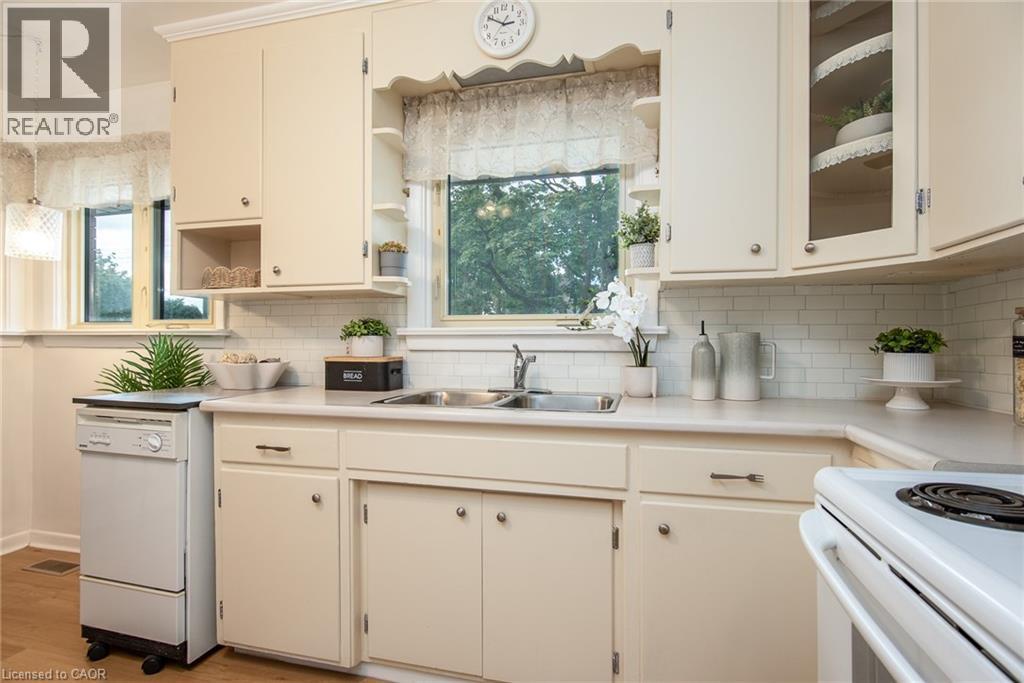 Photo 17 of 148 Siebert Avenue, Kitchener ON