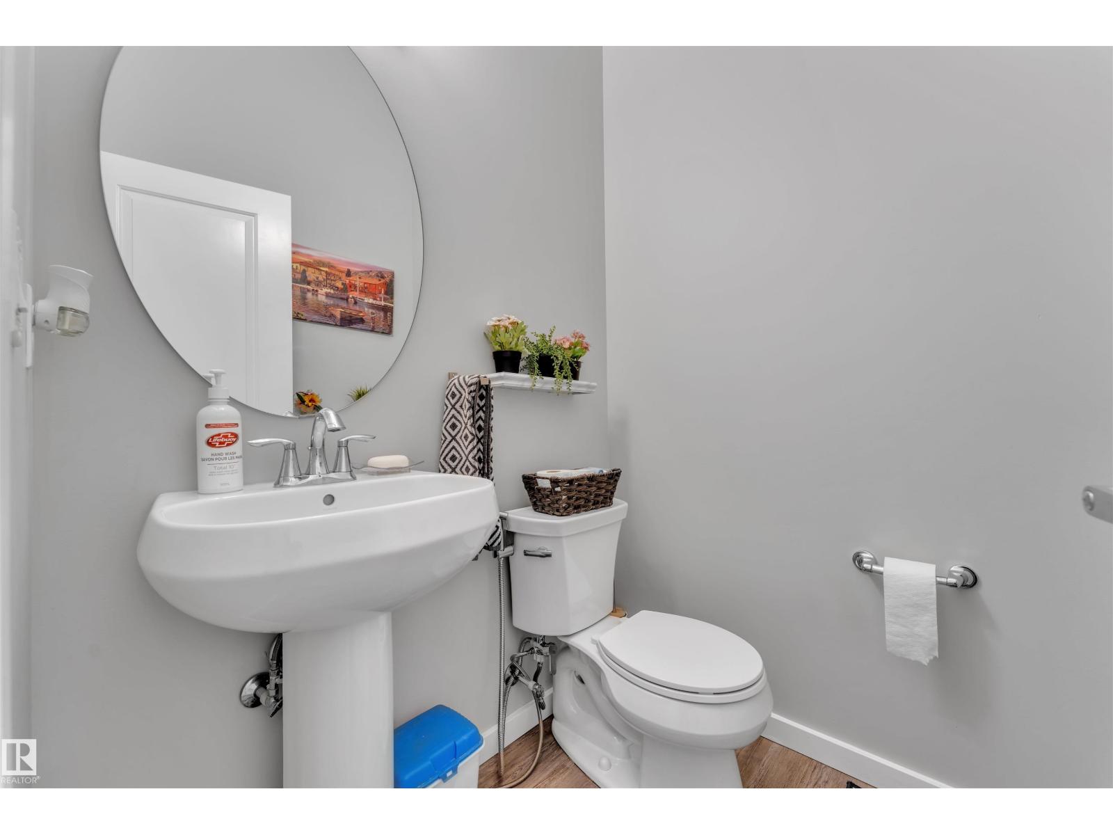 Photo 18 of 2637 Maple Wy Nw, Edmonton AB