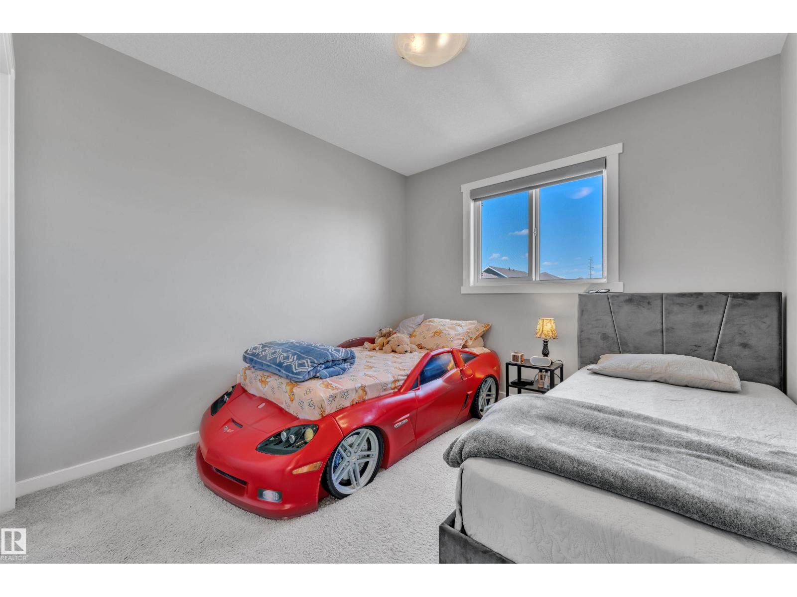 Photo 22 of 2637 Maple Wy Nw, Edmonton AB