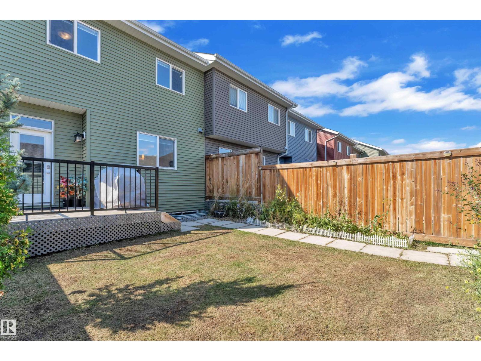 Photo 37 of 2637 Maple Wy Nw, Edmonton AB