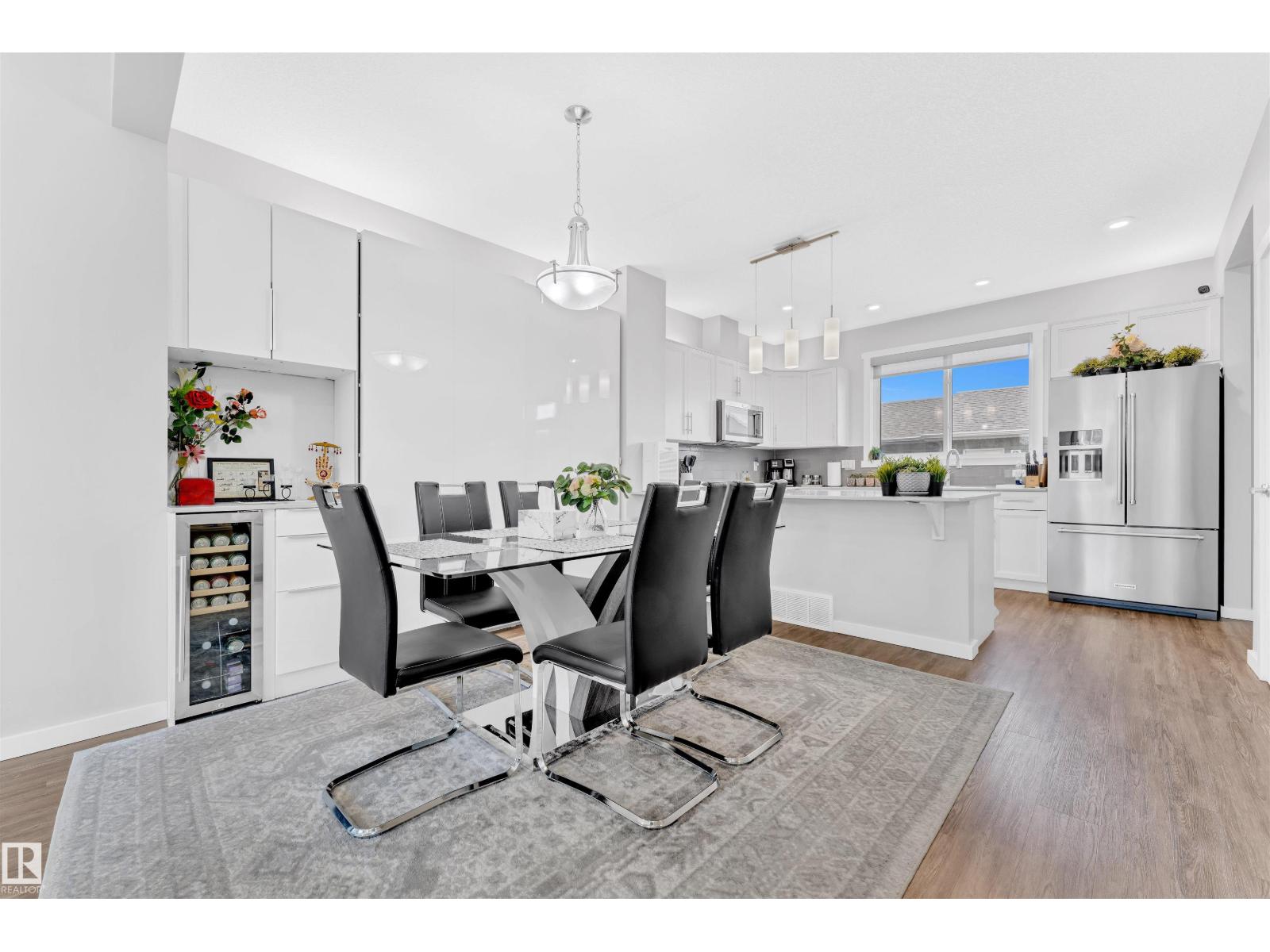 Photo 9 of 2637 Maple Wy Nw, Edmonton AB