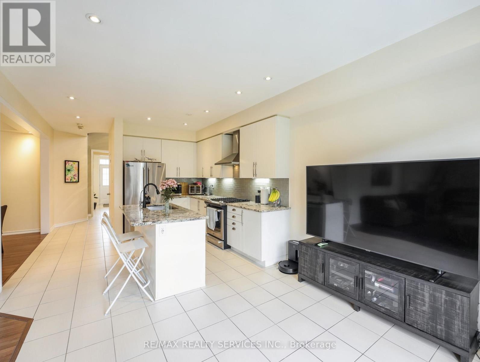 Photo 11 of 51 Cheevers Road, Brantford ON