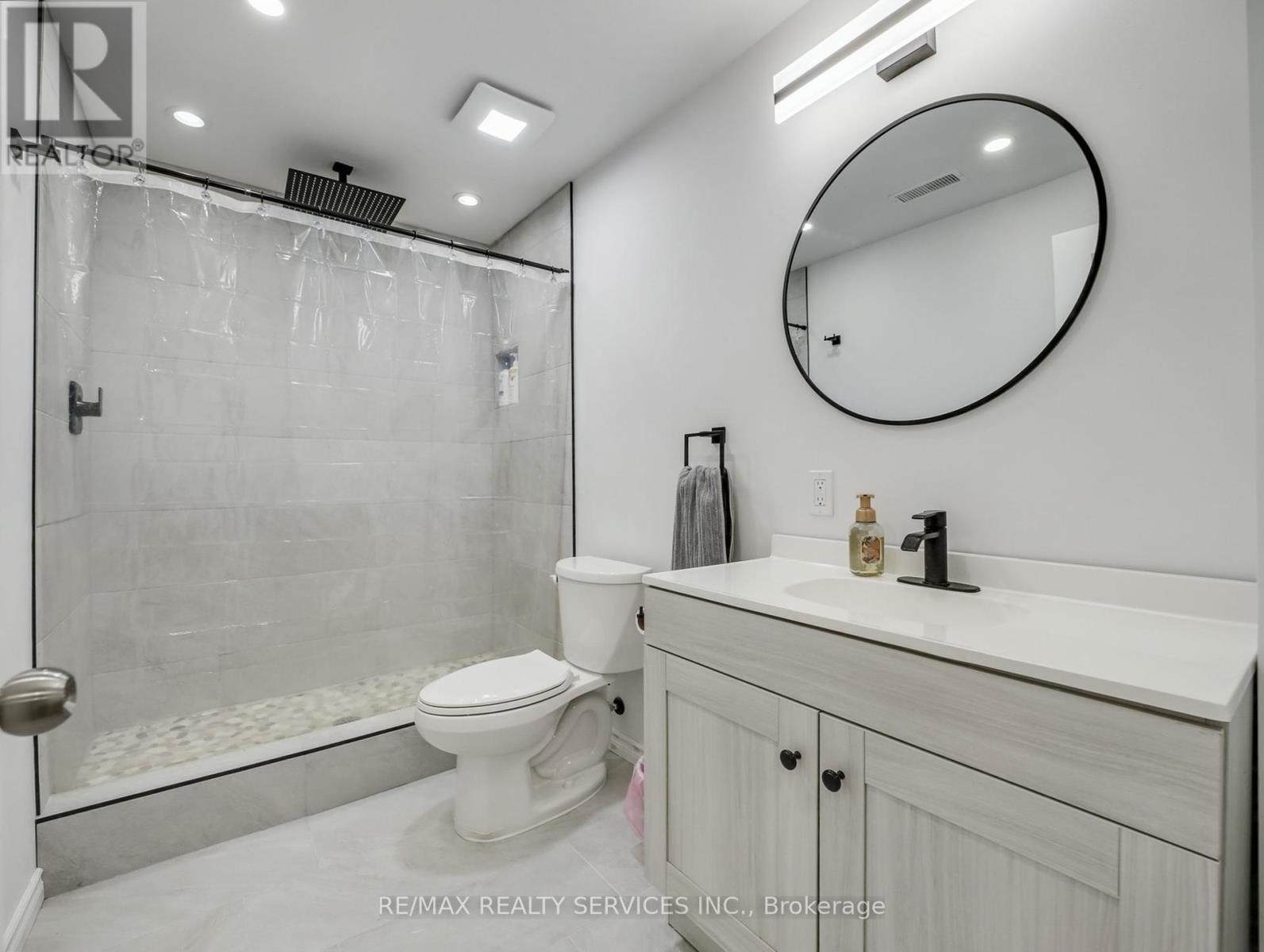 Photo 38 of 51 Cheevers Road, Brantford ON