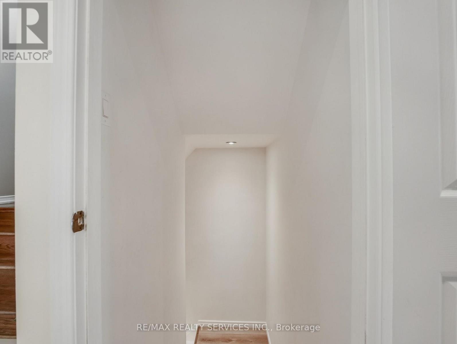 Photo 40 of 51 Cheevers Road, Brantford ON
