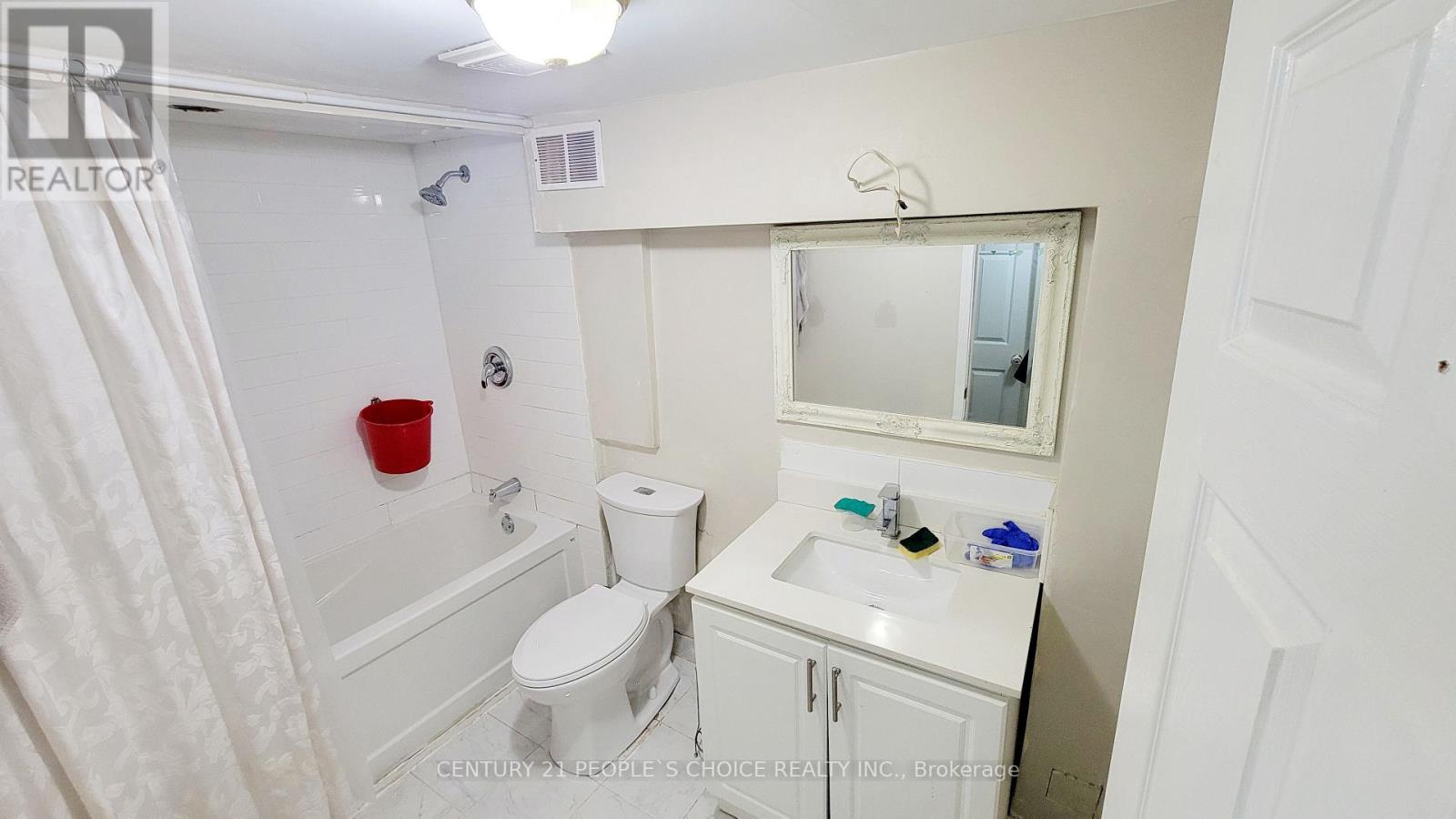 Photo 11 of 3 Casa Lane, Brampton ON