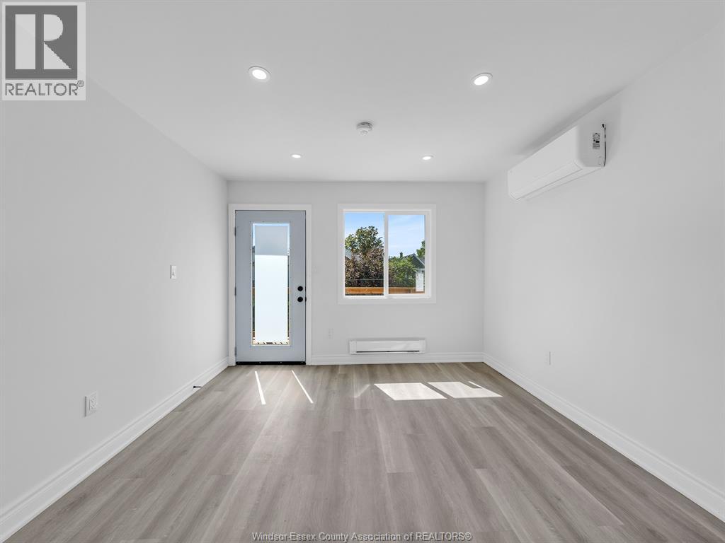 Photo 18 of 728 Pierre, Windsor ON