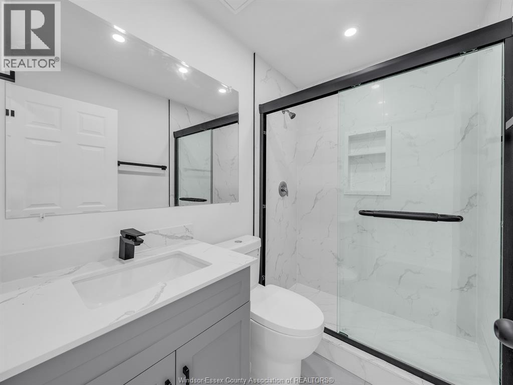 Photo 31 of 728 Pierre, Windsor ON