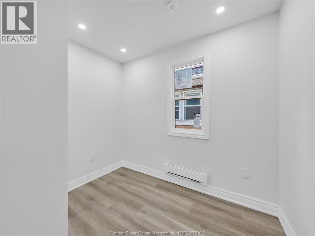 Photo 32 of 728 Pierre, Windsor ON