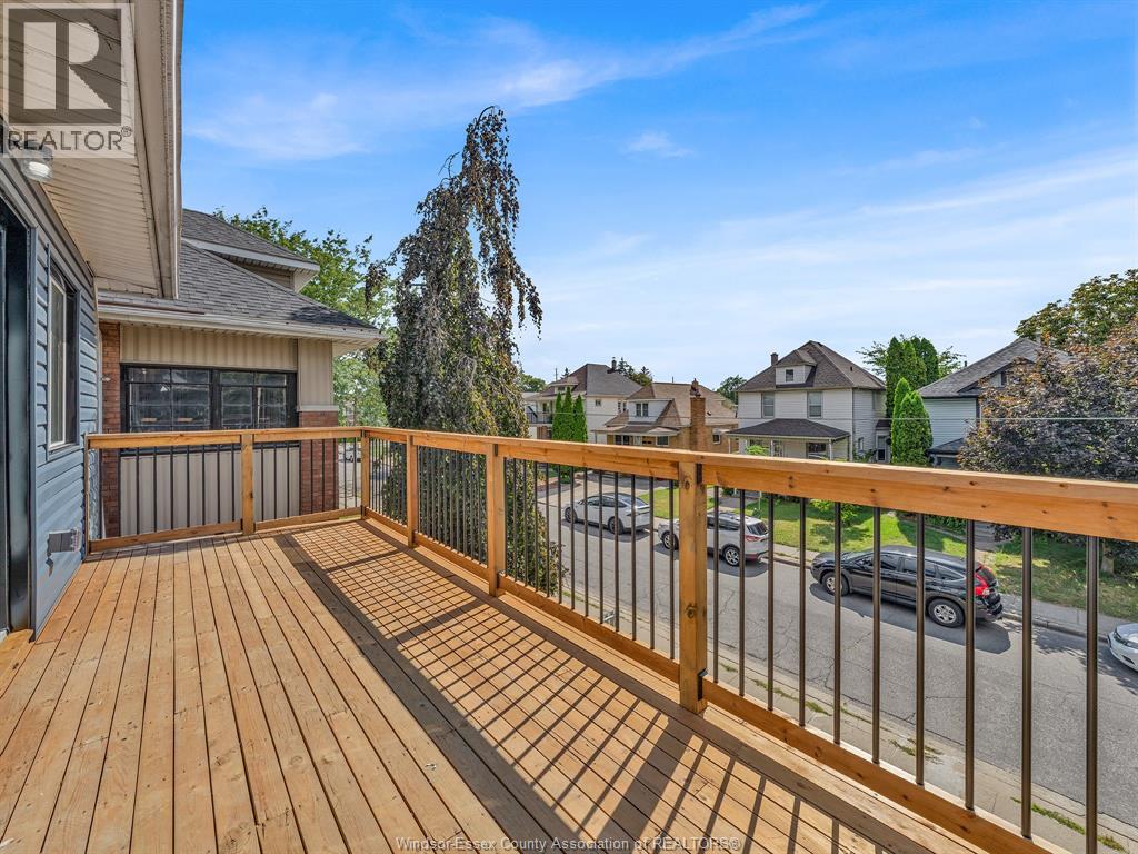 Photo 38 of 728 Pierre, Windsor ON