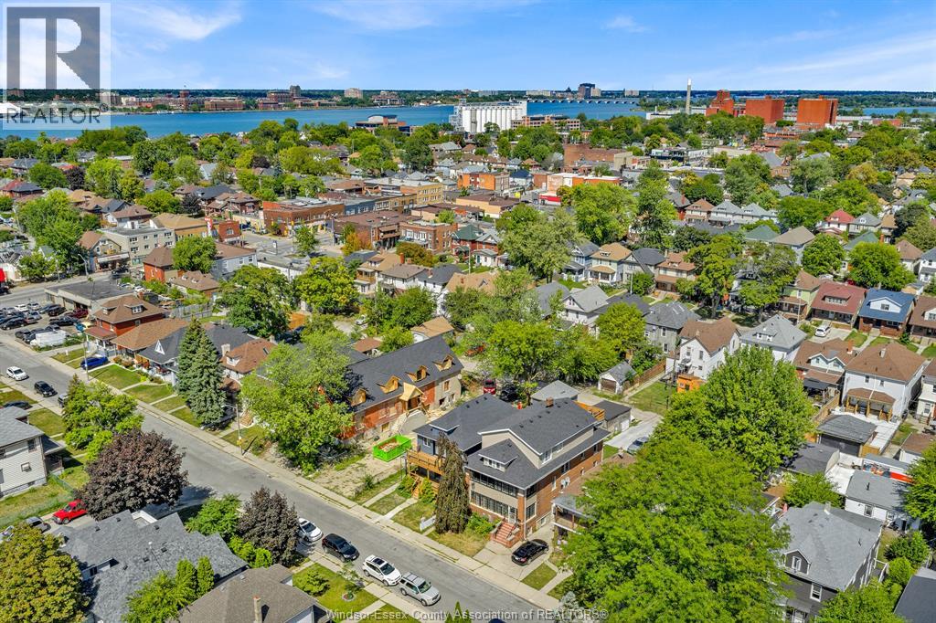 Photo 45 of 728 Pierre, Windsor ON