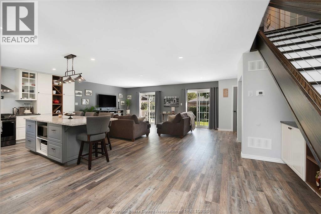 Photo 27 of 112 Washington, Harrow ON