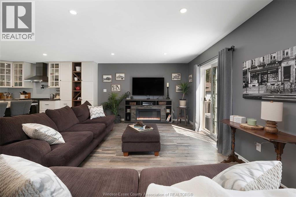 Photo 14 of 112 Washington, Harrow ON
