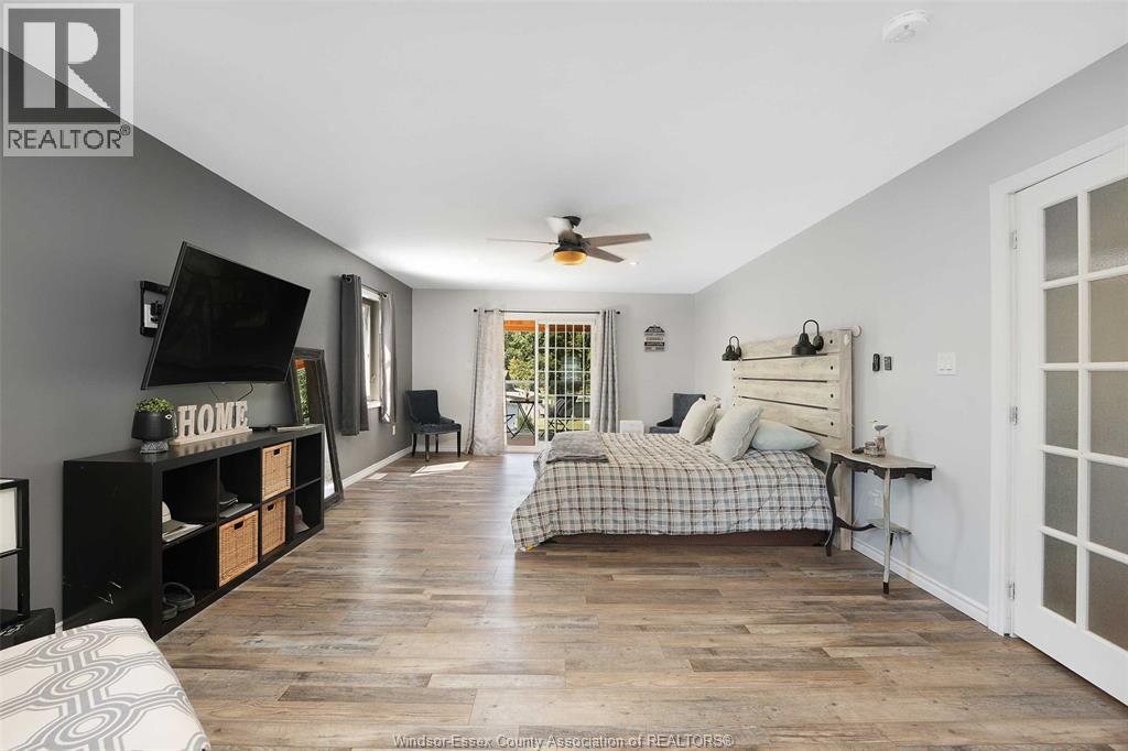 Photo 18 of 112 Washington, Harrow ON