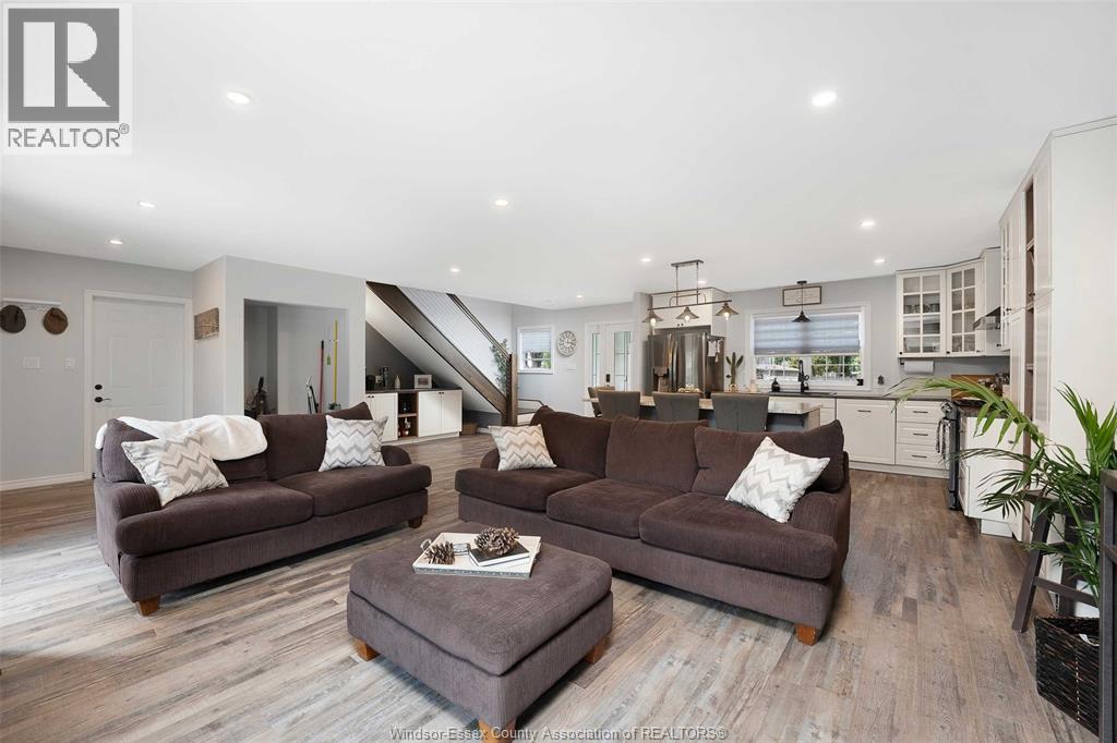 Photo 26 of 112 Washington, Harrow ON