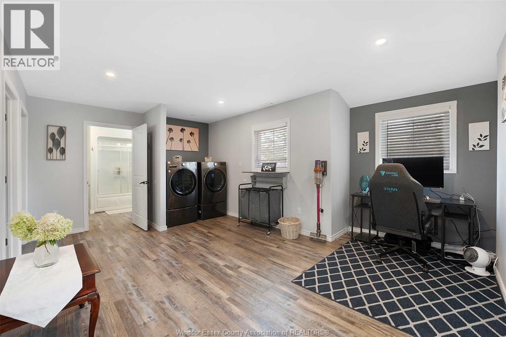 Photo 1 of 112 Washington, Harrow ON