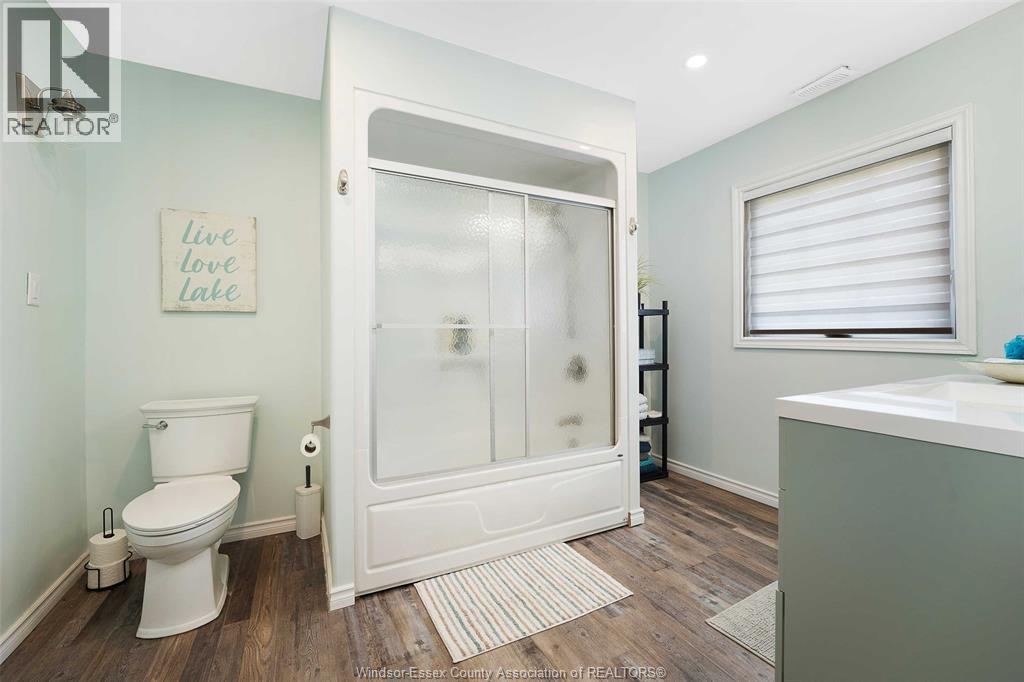 Photo 9 of 112 Washington, Harrow ON