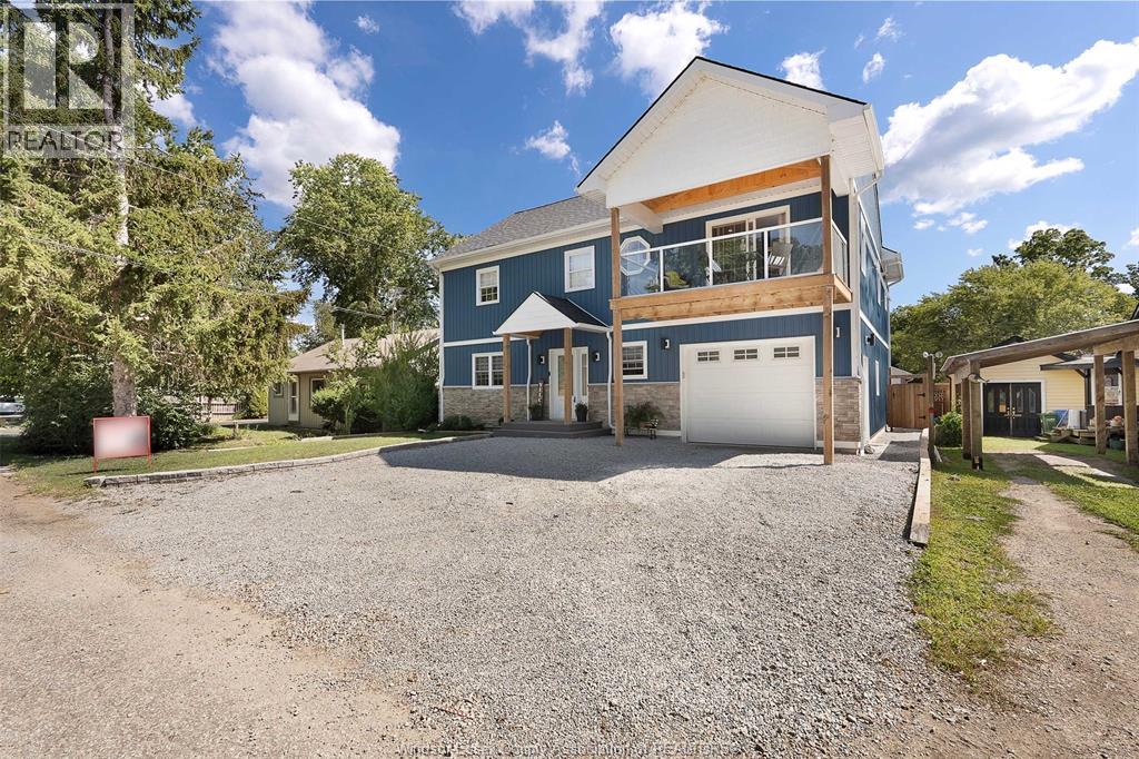 Photo 11 of 112 Washington, Harrow ON