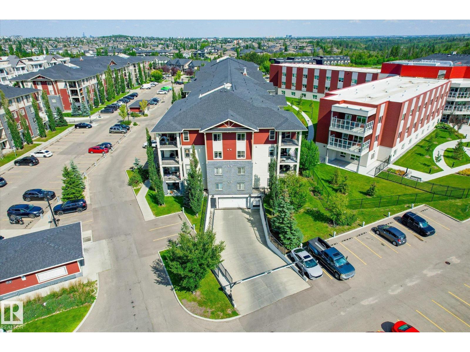 Photo 21 of 120 5816 Mullen Pl Nw, Edmonton AB