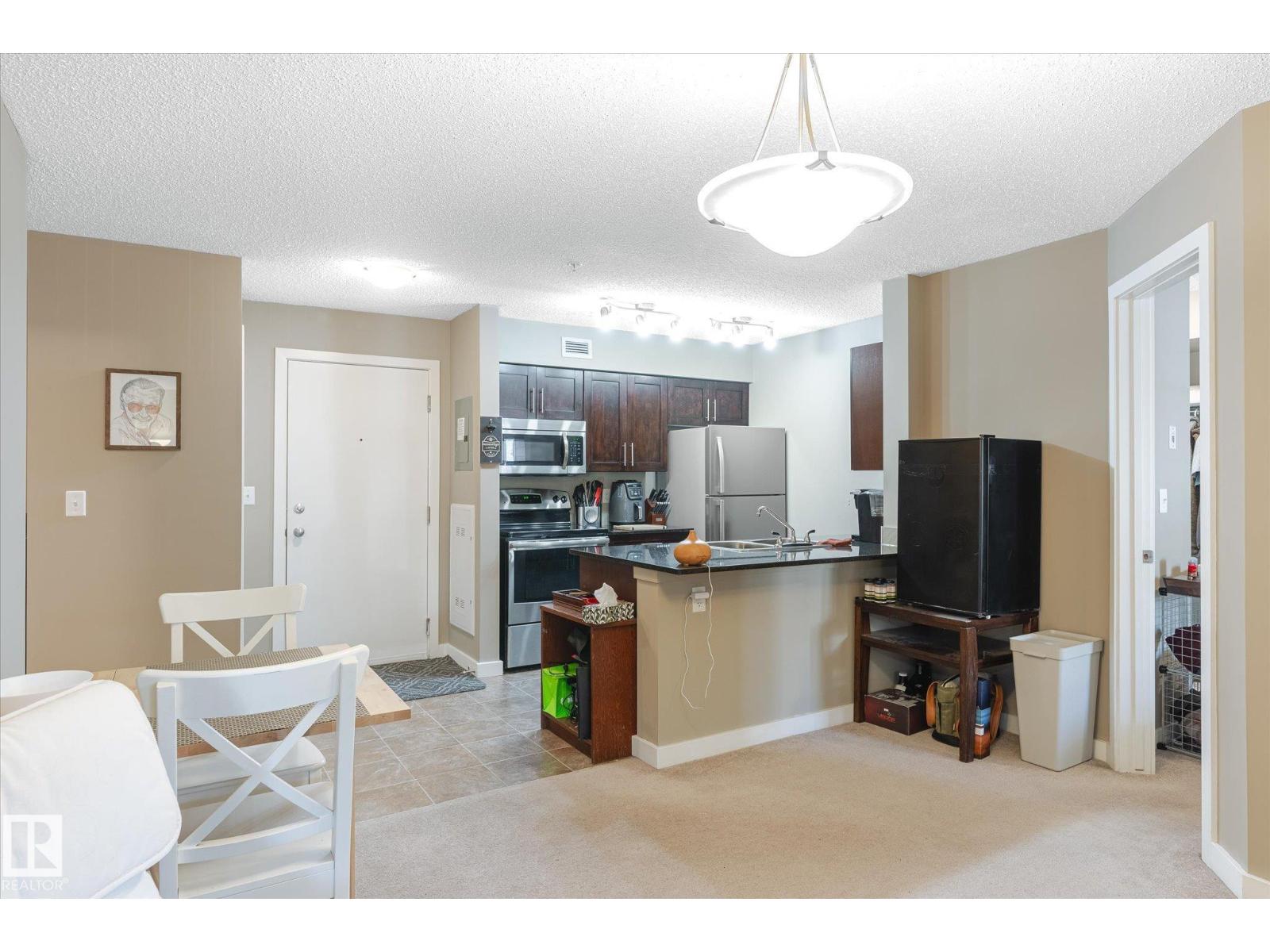 Photo 35 of 120 5816 Mullen Pl Nw, Edmonton AB