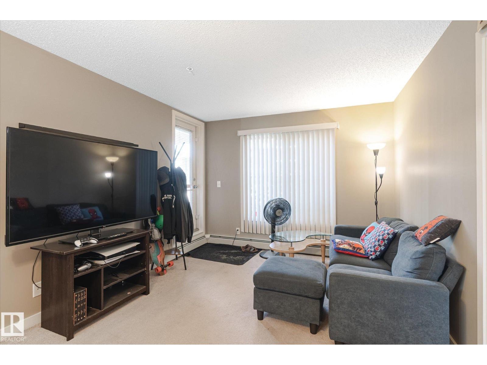 Photo 4 of 120 5816 Mullen Pl Nw, Edmonton AB