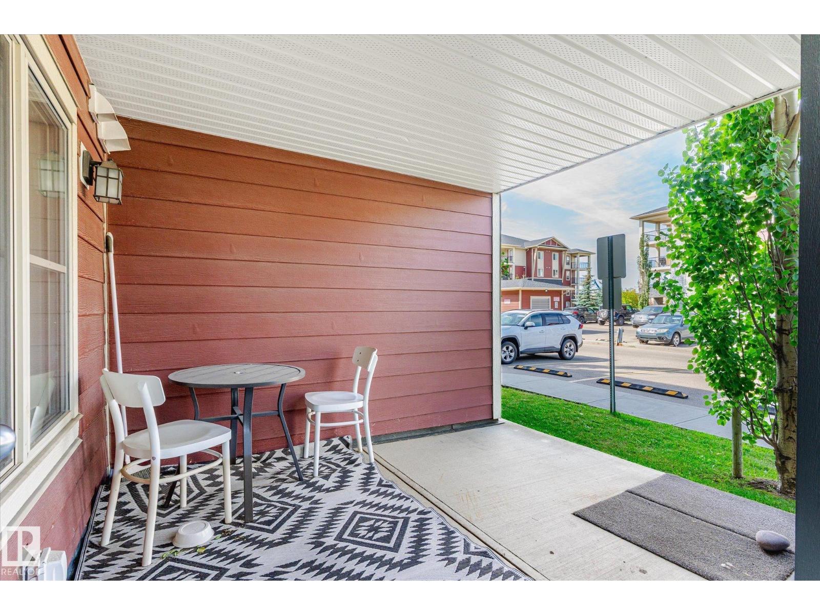 Photo 7 of 120 5816 Mullen Pl Nw, Edmonton AB