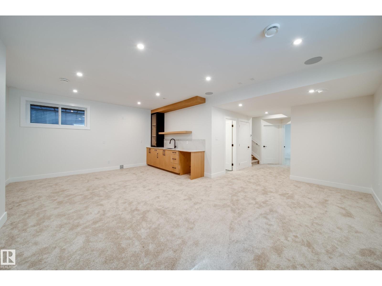 Photo 17 of 7146 119 St Nw, Edmonton AB