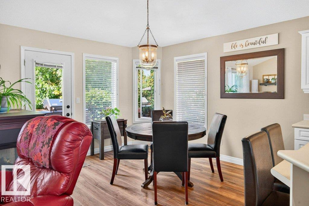 Photo 15 of 3812 42 St Nw, Edmonton AB