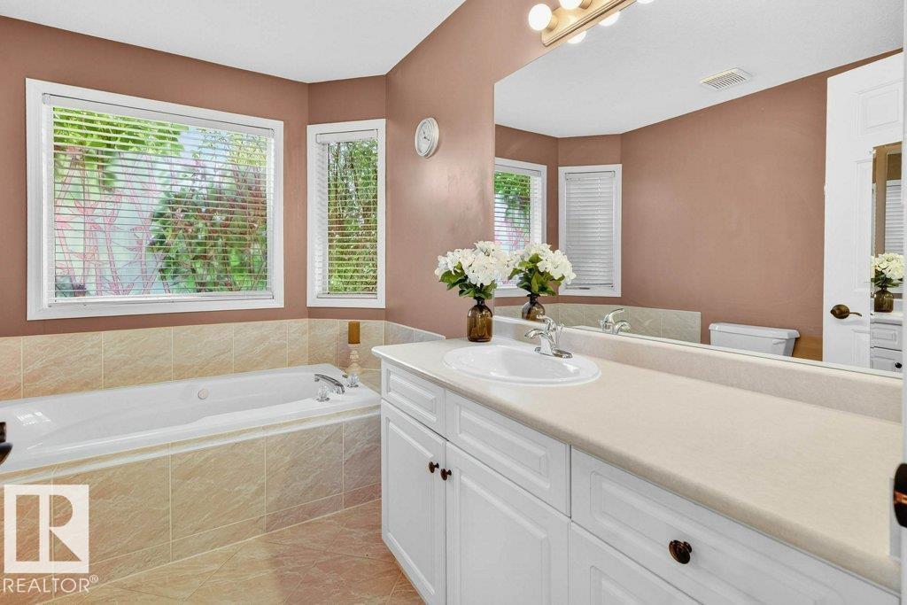 Photo 28 of 3812 42 St Nw, Edmonton AB