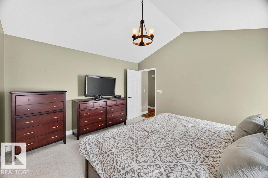 Photo 26 of 3812 42 St Nw, Edmonton AB