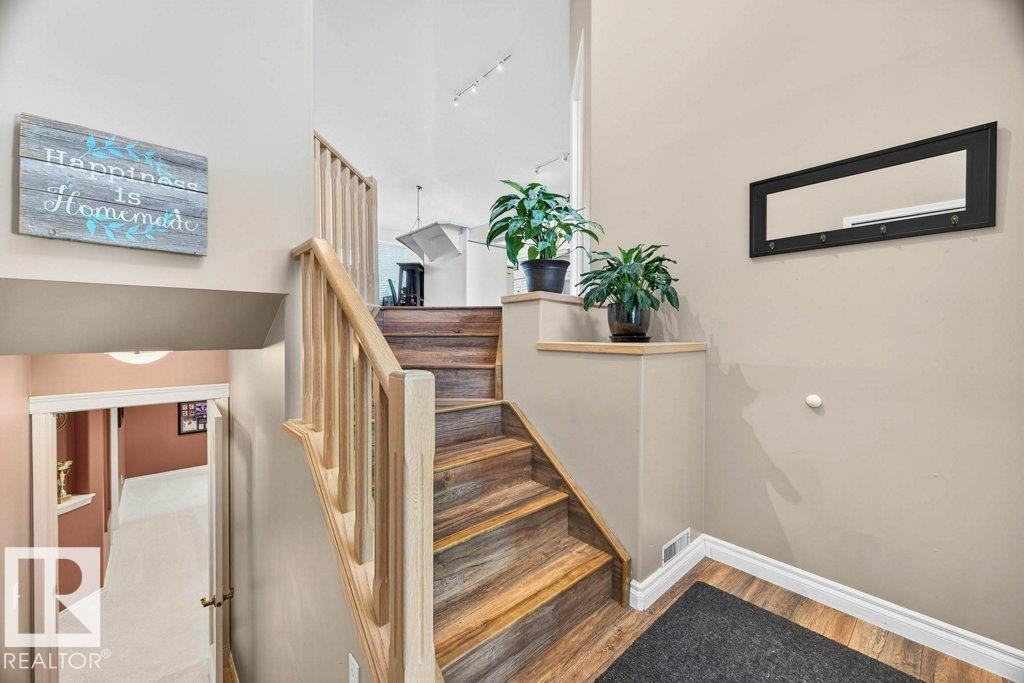 Photo 29 of 3812 42 St Nw, Edmonton AB