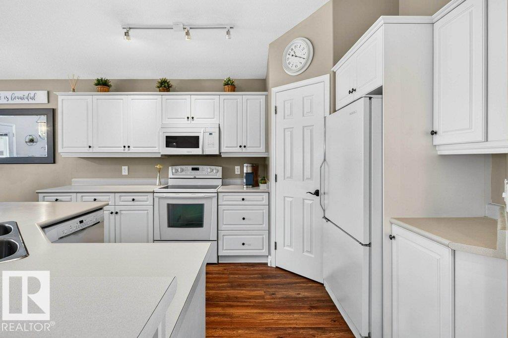 Photo 35 of 3812 42 St Nw, Edmonton AB