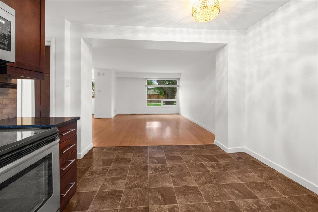 Photo 11 of 17 1445 Rothesay Street, Winnipeg MB