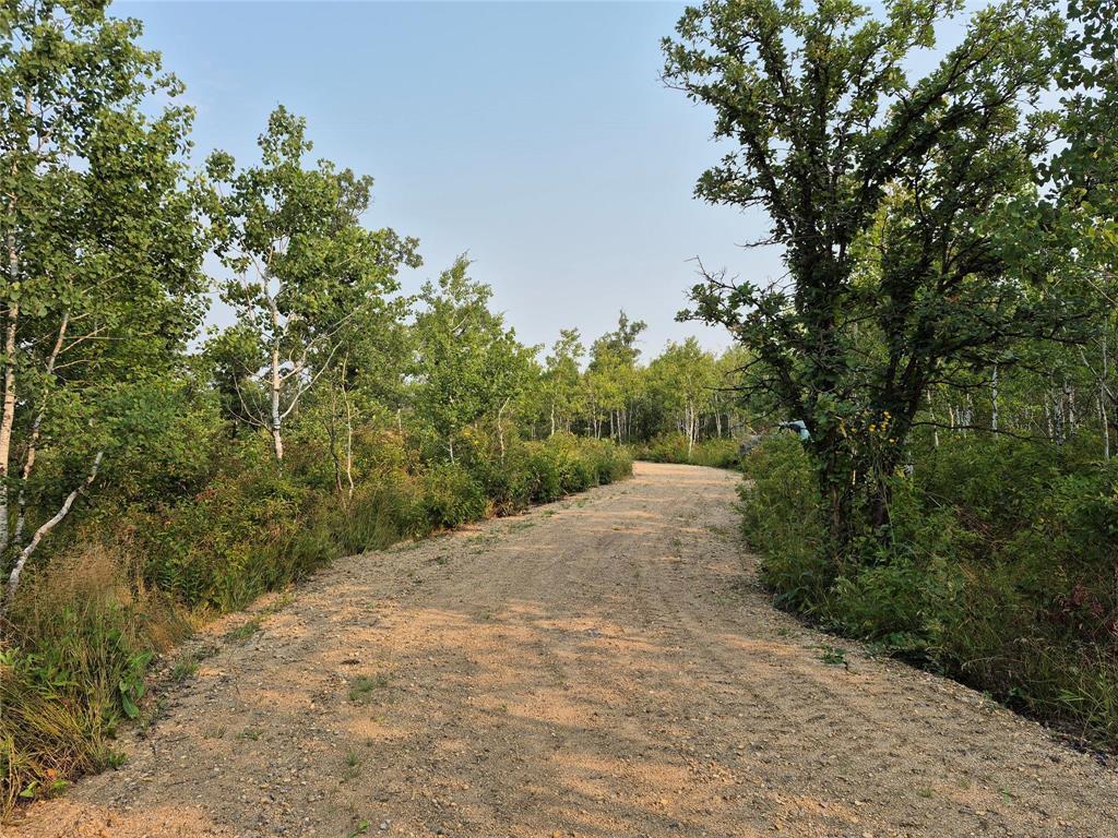 Photo 3 of 220 Matte Drive, Kleefeld MB