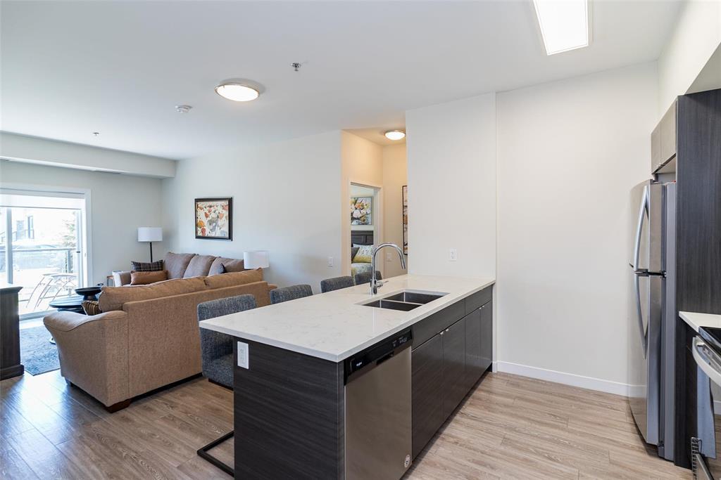 Photo 10 of 106 50 Philip Lee Drive, Winnipeg MB