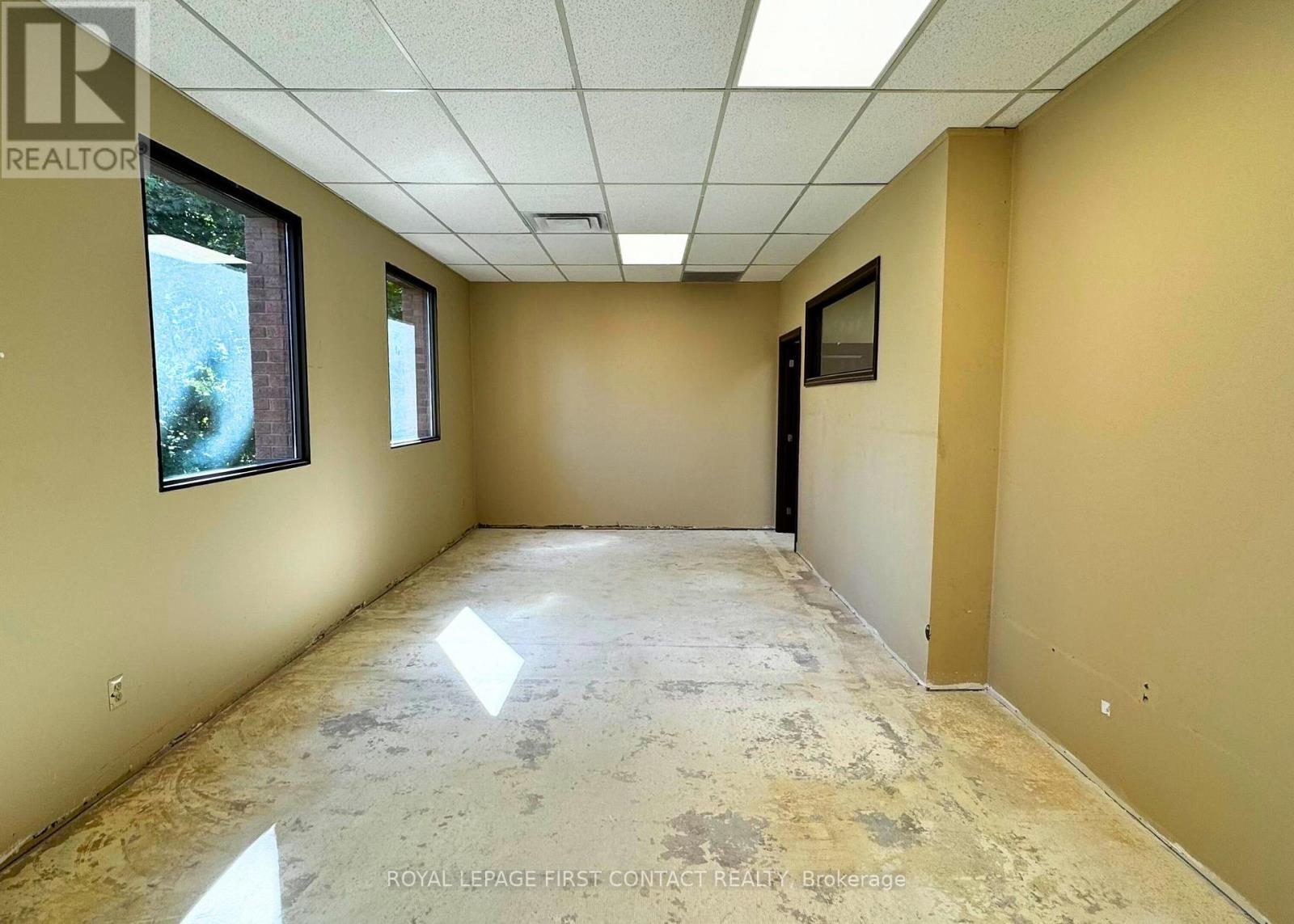 Photo 11 of 201 203 11 Ferris Lane, Barrie ON