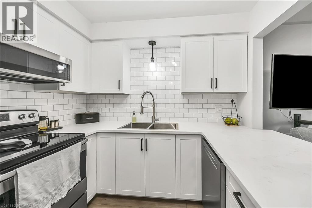 Photo 38 of 54 Argyle Street S Unit 2, Caledonia ON