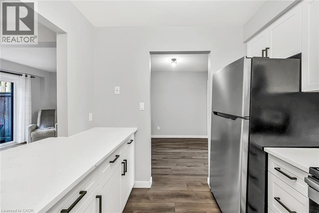 Photo 8 of 54 Argyle Street S Unit 2, Caledonia ON