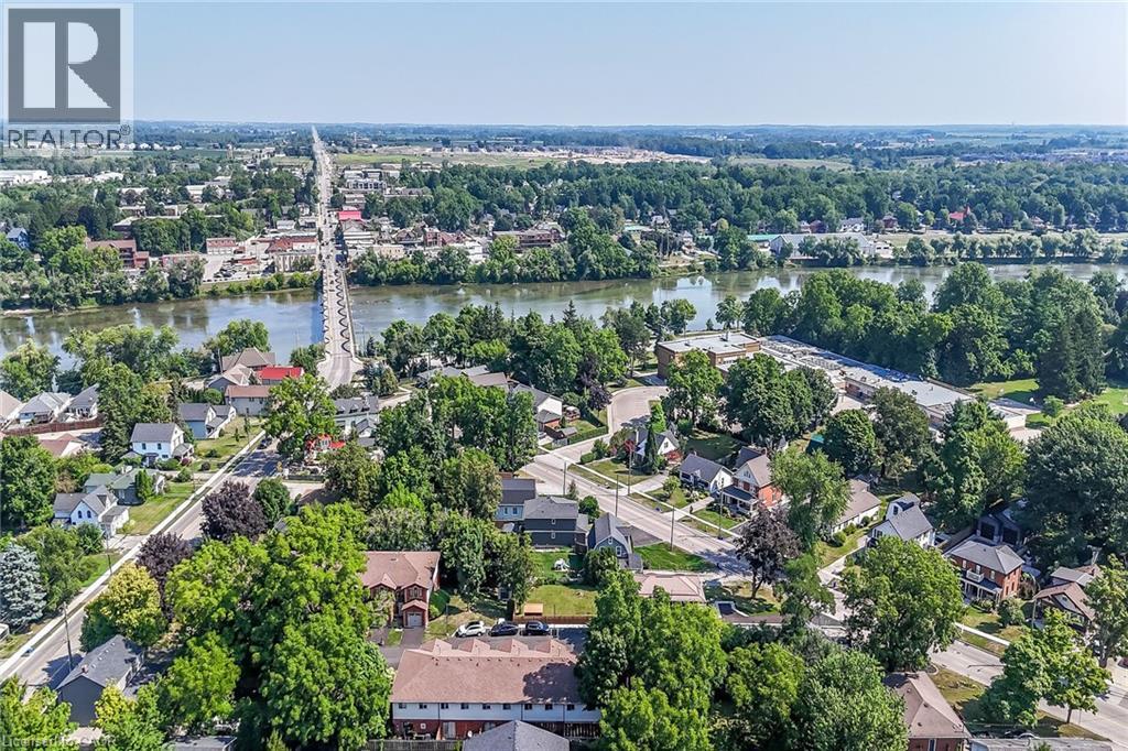 Photo 15 of 54 Argyle Street S Unit 2, Caledonia ON