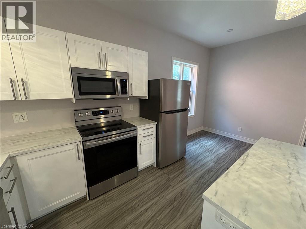 Photo 16 of 200 Holton Avenue S Unit 1, Hamilton ON