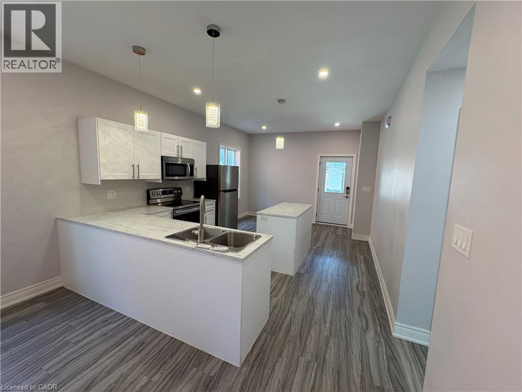 Photo 4 of 200 Holton Avenue S Unit 1, Hamilton ON